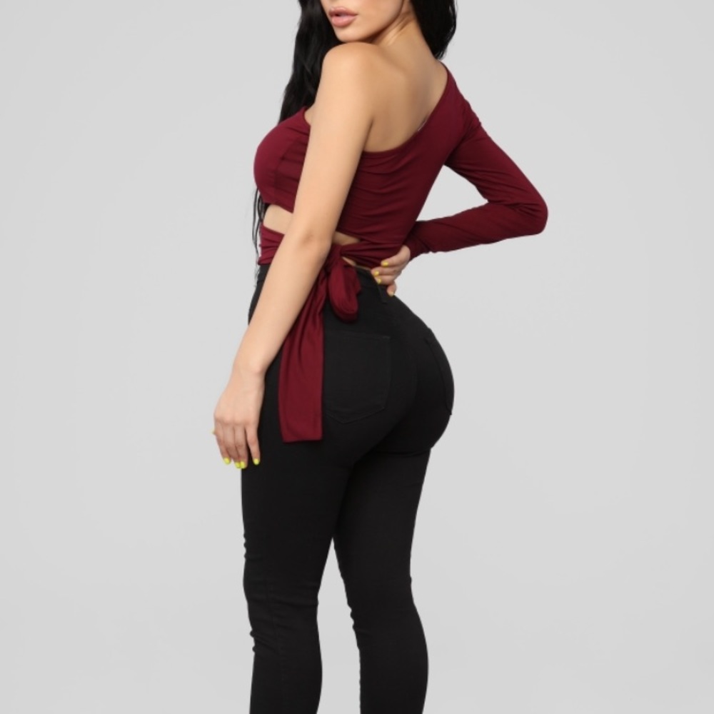 Burgundy Top ❤️ (never worn)